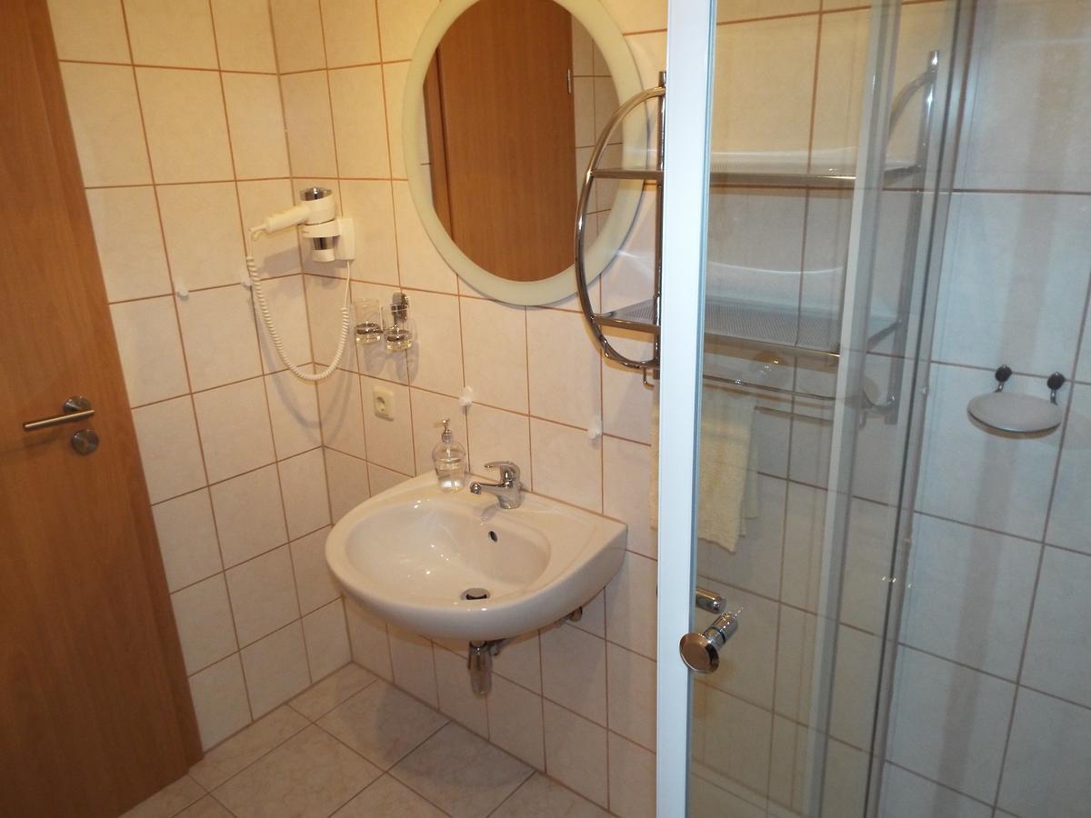 Hotel Garni Zum Reinhardswald Gewissenruh Quarto foto